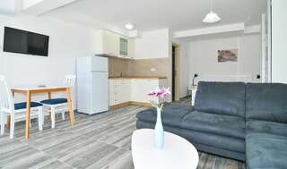 Апартаменты Apartments Edera Тиват Номер-студио с видом на море-8