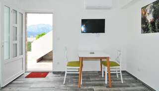 Апартаменты Apartments Edera Тиват Апартаменты с видом на море-24